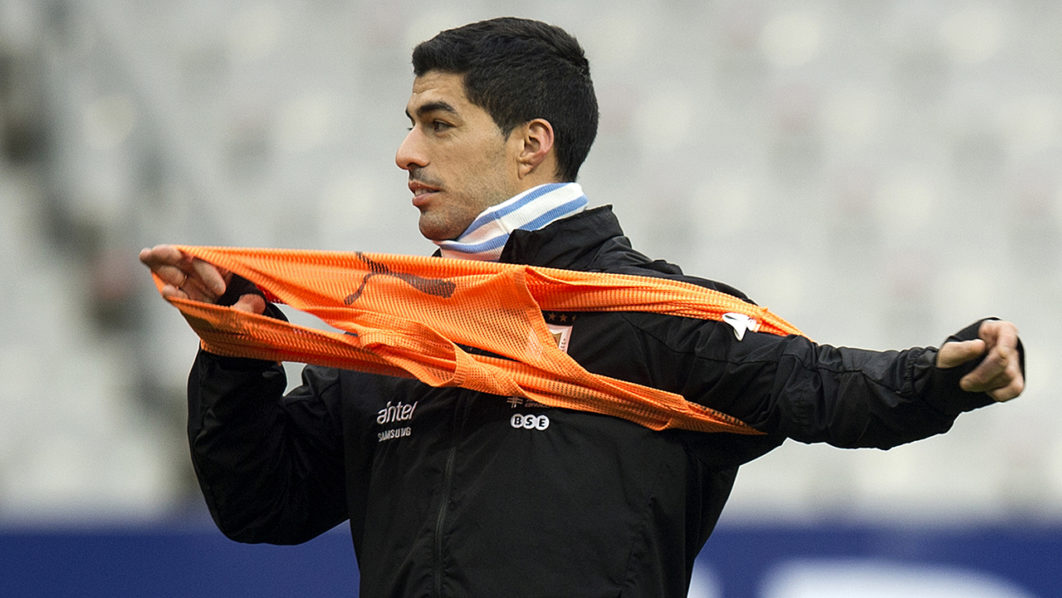 FBL-EUR-NATIONS-URU-TRAINING