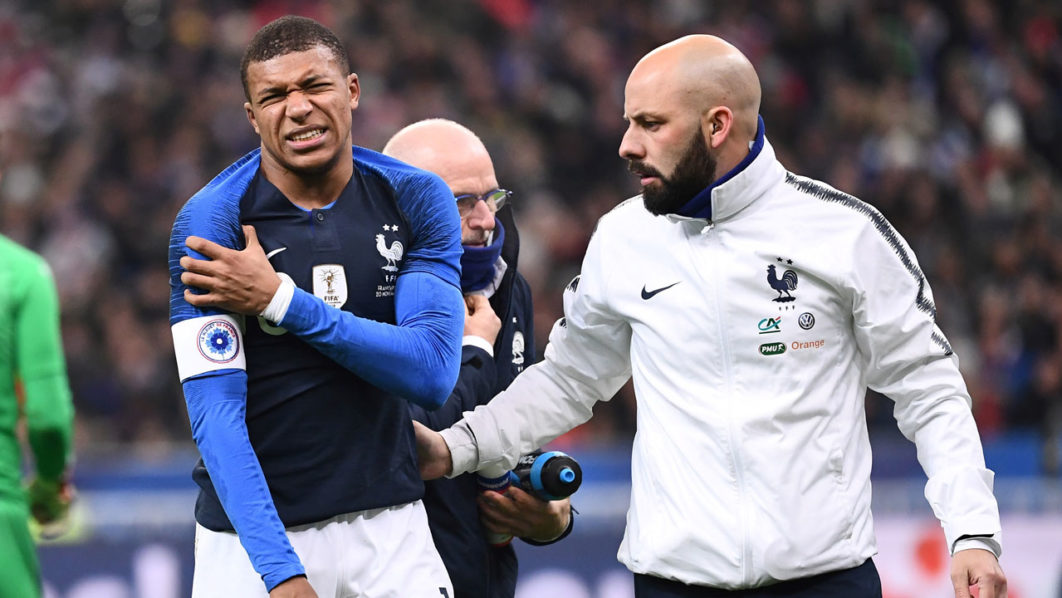 FBL-FRIENDLY-FRA-URU