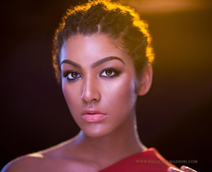 A model wearing the soft and dewy look Photo Shakara square