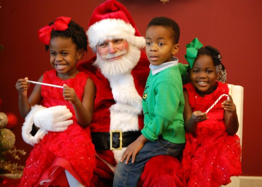 Santa photo Indy with kids