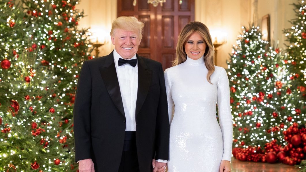 TRUMP CHRISTMAS PORTRAIT