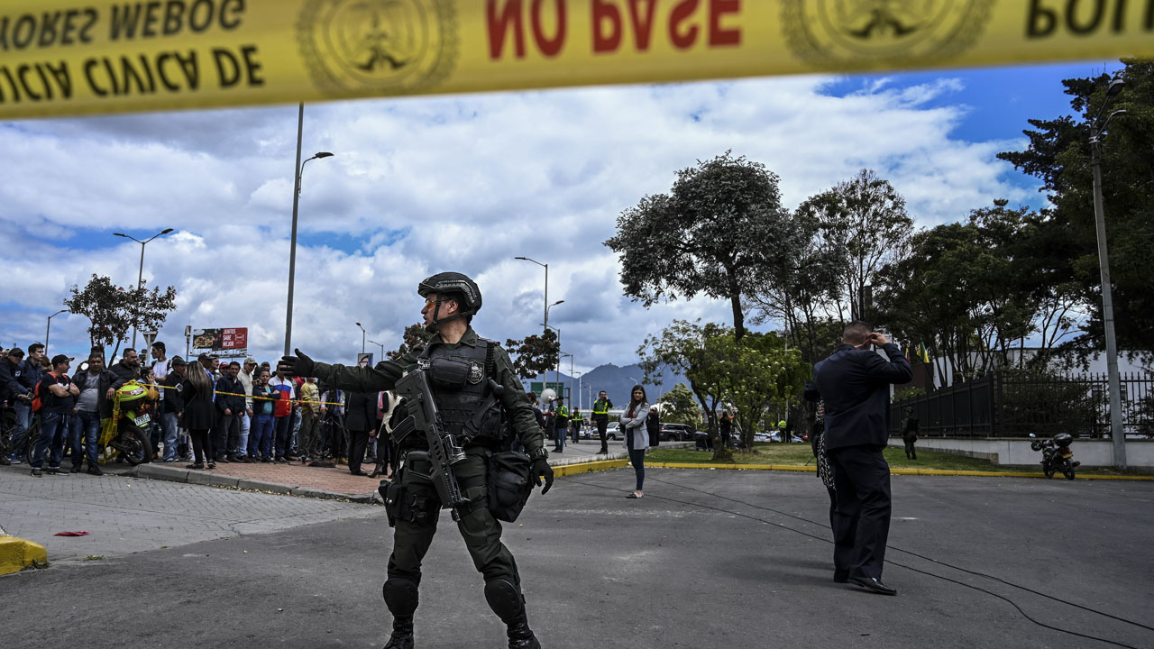 COLOMBIA-EXPLOSION-CAR BOMB