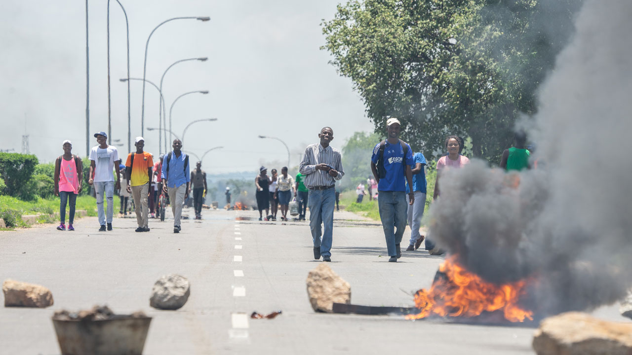 ZIMBABWE-ECONOMY-POLITICS-PROTEST-OIL