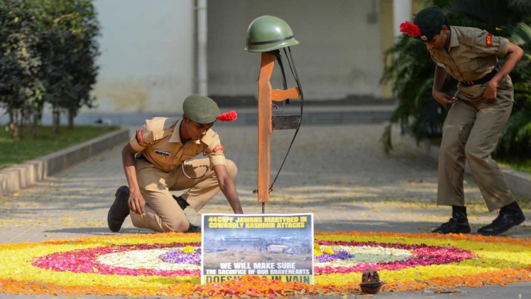 India-mourns-dead-soldiers-