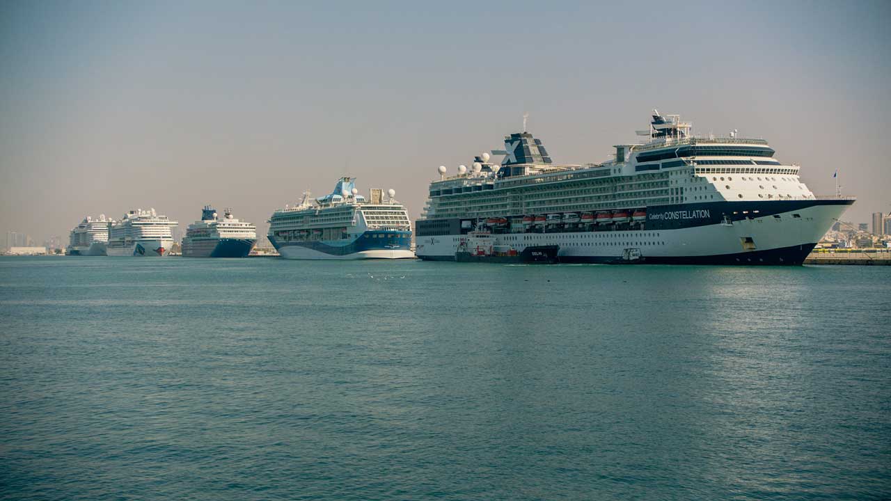 Cruise-Ships