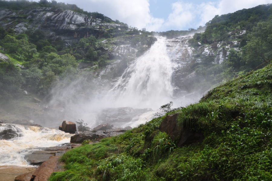 farin-ruwa falls
