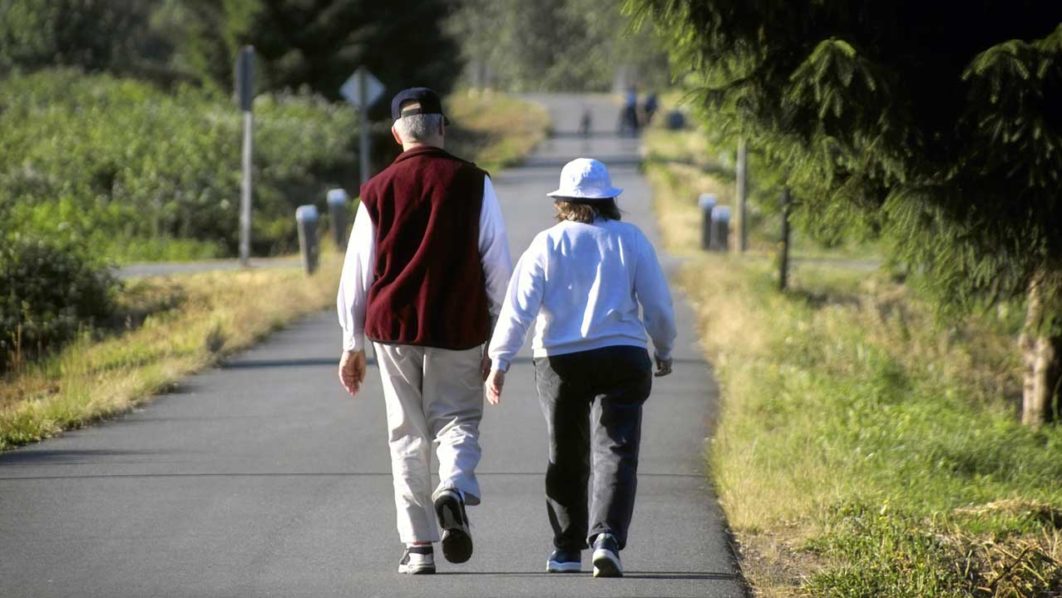 walking-elderly_wide-ee419df4ccf63bd563171e5292f3f94a47075055