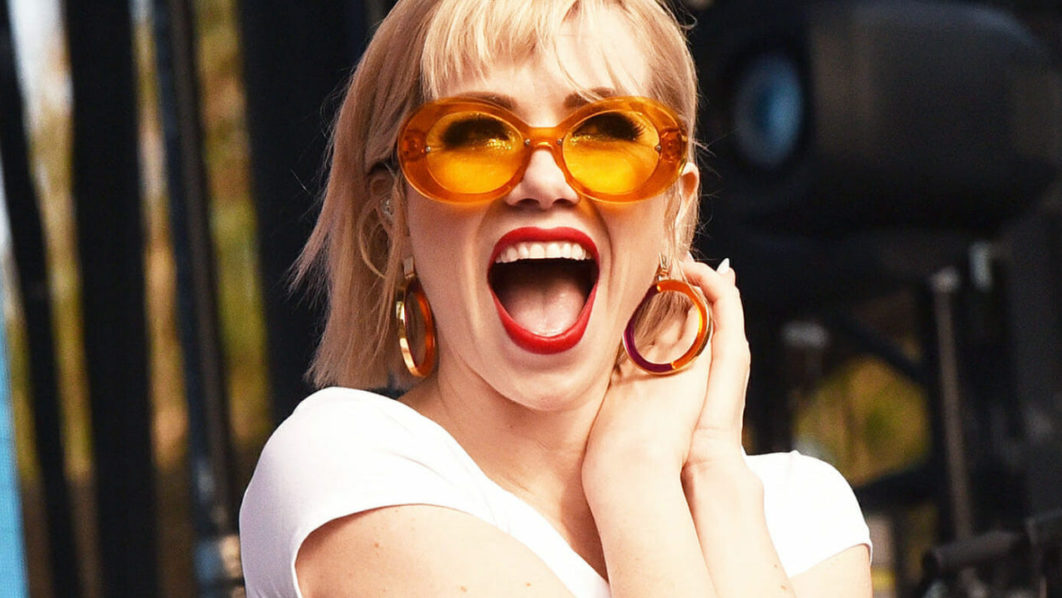 Carly-Rae-Jepsen-Man-Repeller-Feature-1