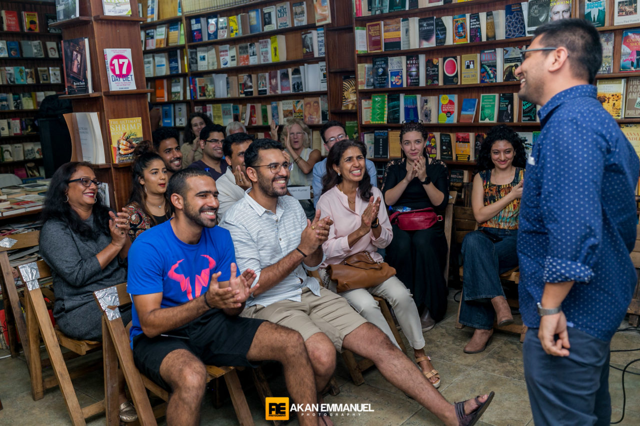 The filmmaker Devesh Uba addresses a small group of Indians (1)
