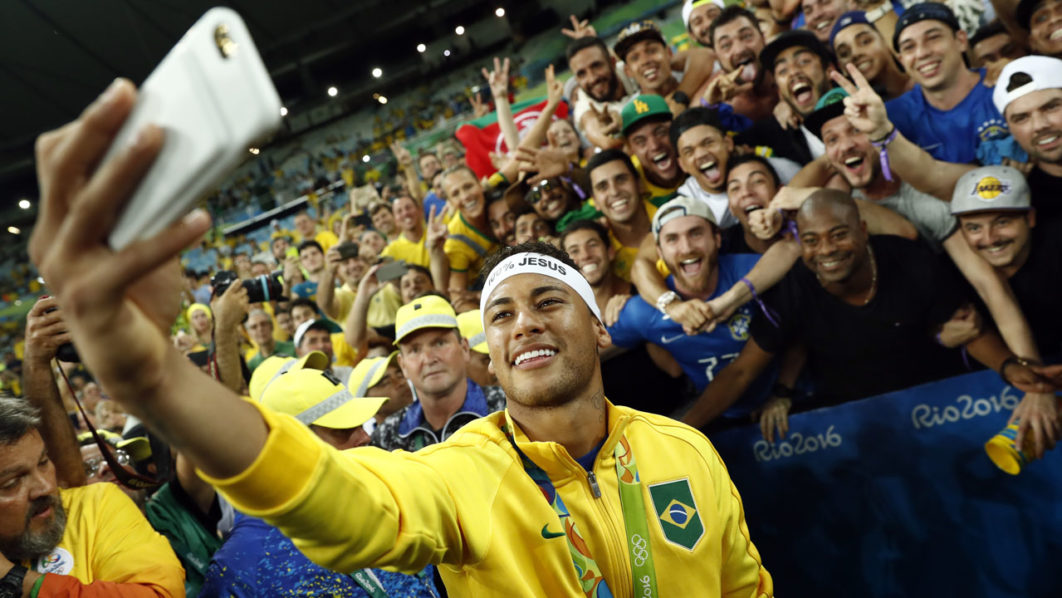 FILES-BRAZIL-SELFIE-LIFESTYLE-PACKAGE
