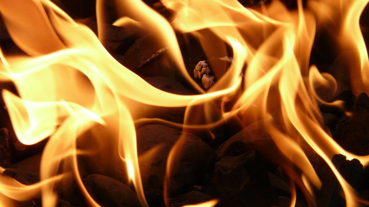fire-8837_1280