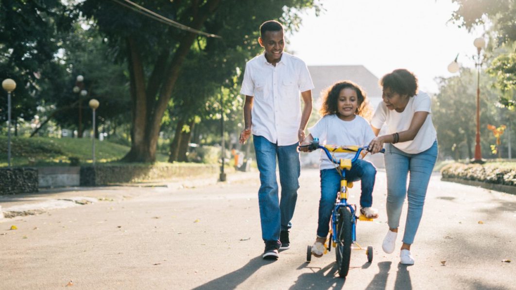 child-couple-cyclist-1128318