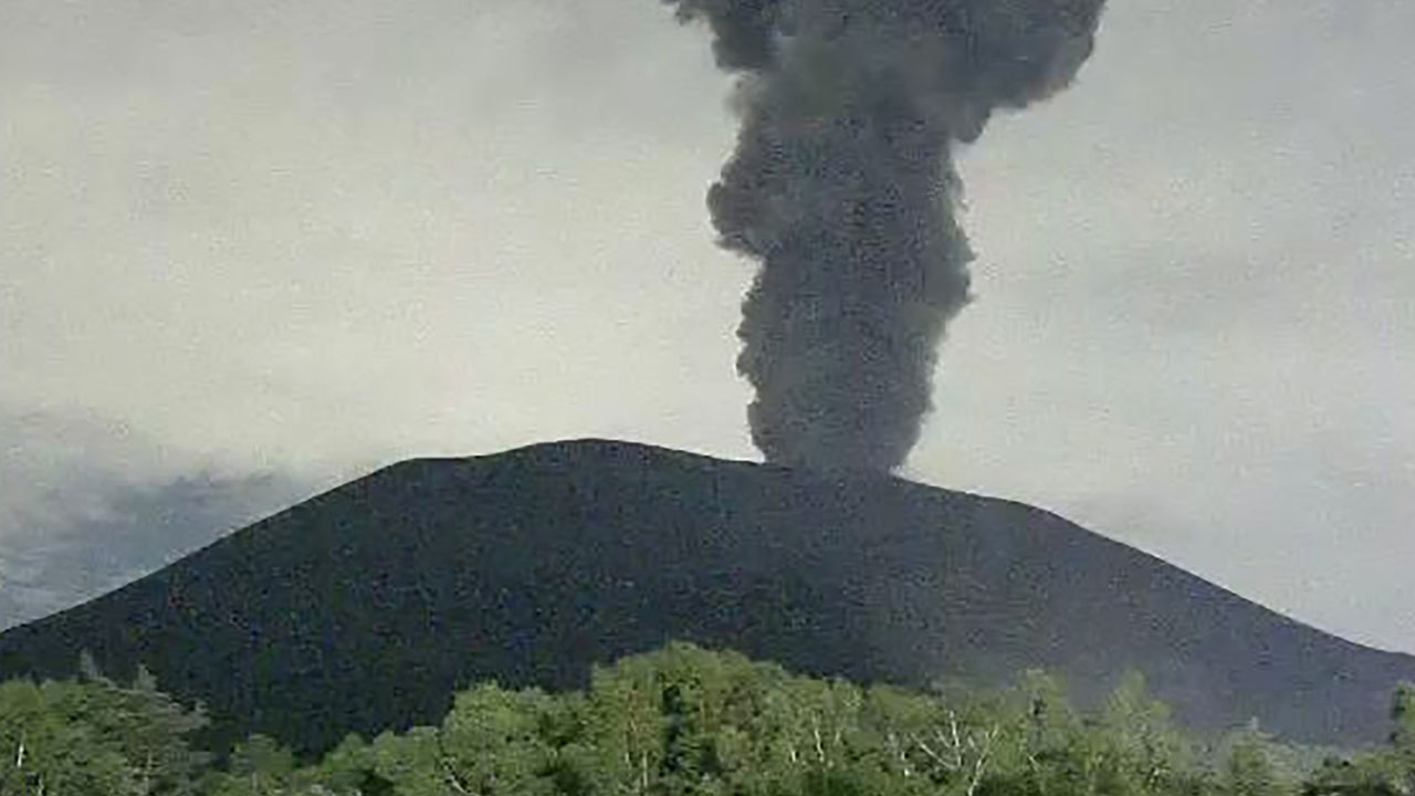 JAPAN-VOLCANO