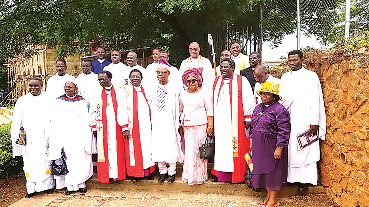 Officiating-ministers-at-the-thanksgiving-service,-with-Archbishop-Akinfenwa-at-the-left-side-of-the-celebrant(1)+