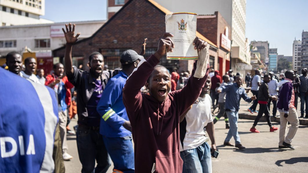 ZIMBABWE-POLITICS-ECONOMY-POLICE-DEMO