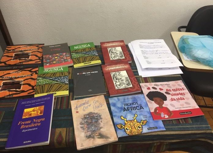Books-of-African-writers-present-at-the-occasion-696×500