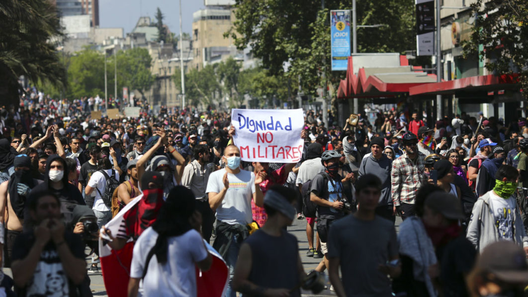 CHILE-TRANSPORT-METRO-PROTEST