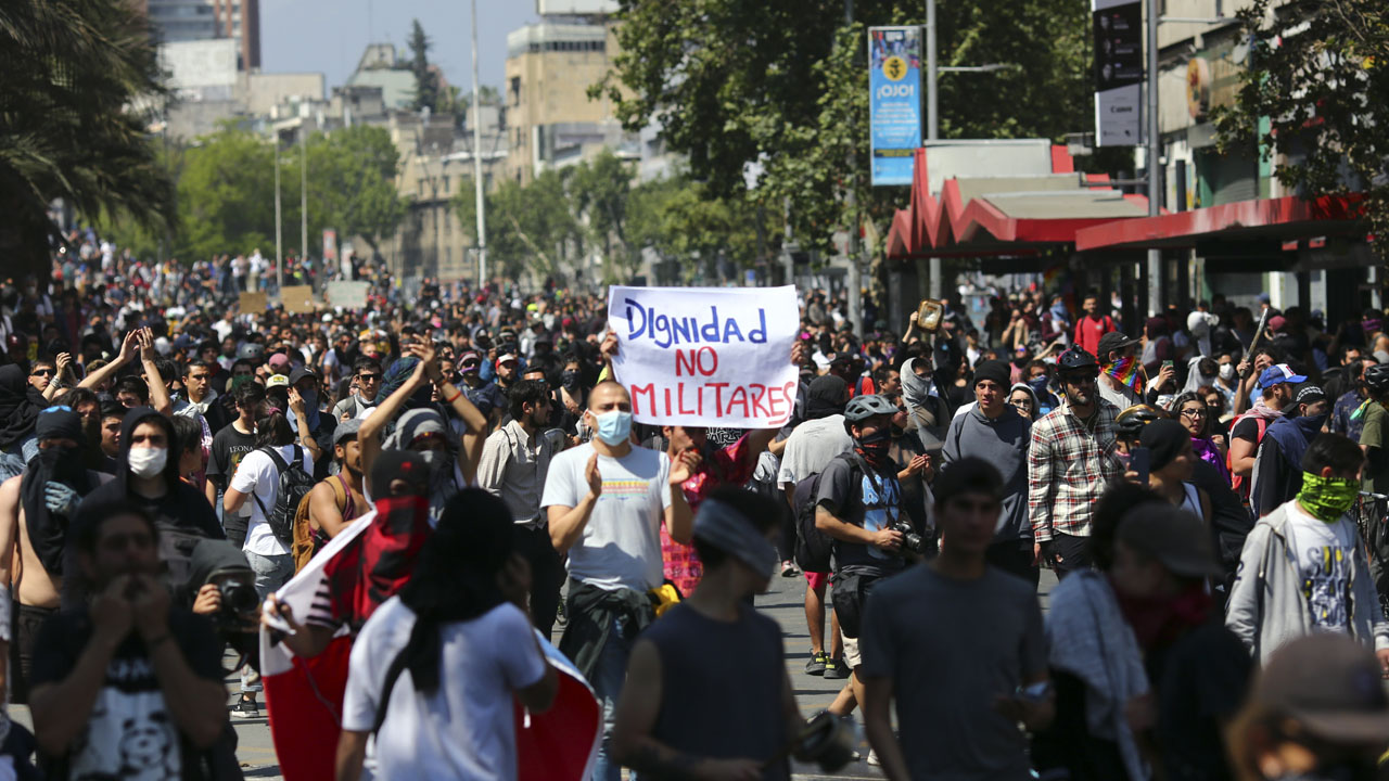 CHILE-TRANSPORT-METRO-PROTEST