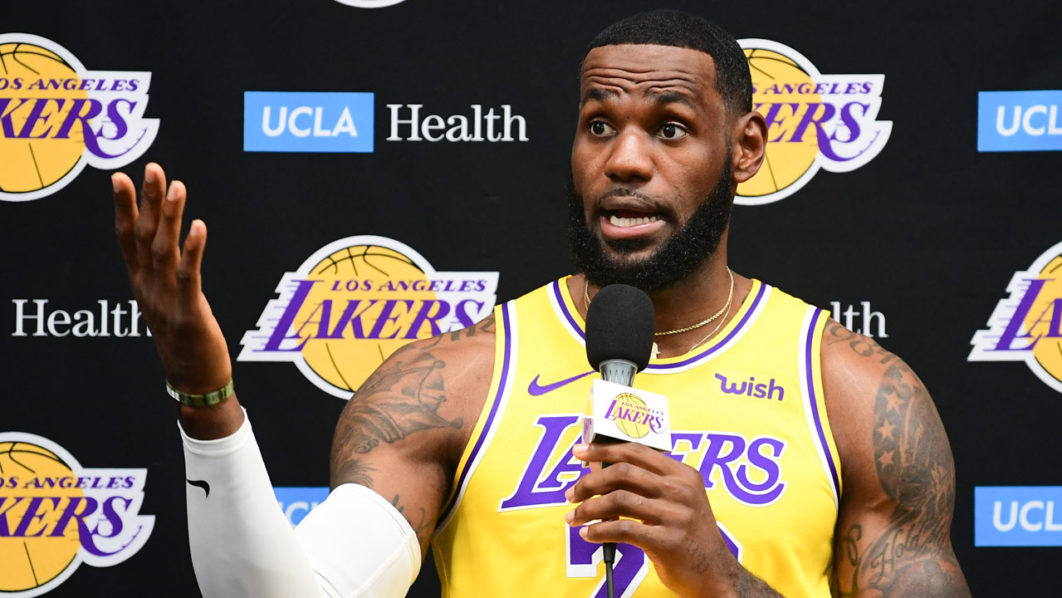 FILES-US-BASKET-NBA-CHINA-MOREY-JAMES