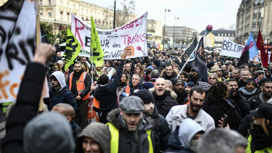 FRANCE-SOCIAL-TRANSPORT-STRIKE-DEMO