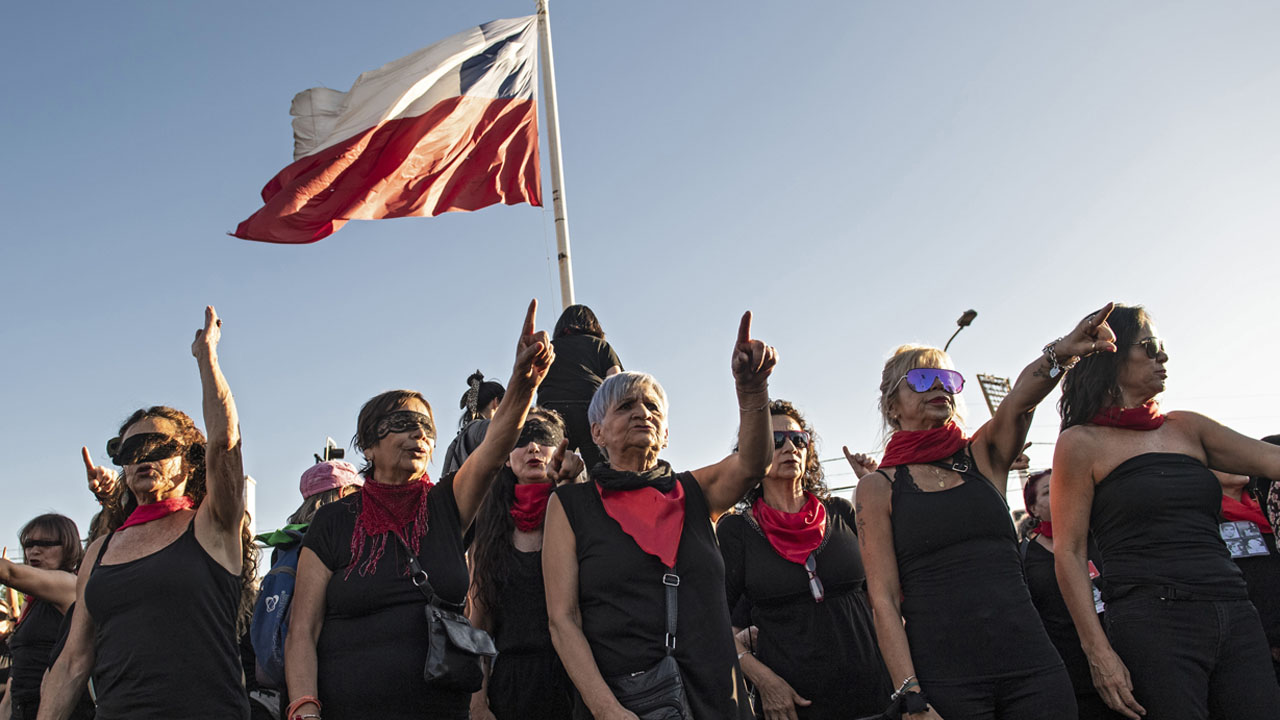 CHILE-CRISIS-WOMEN-PROTEST