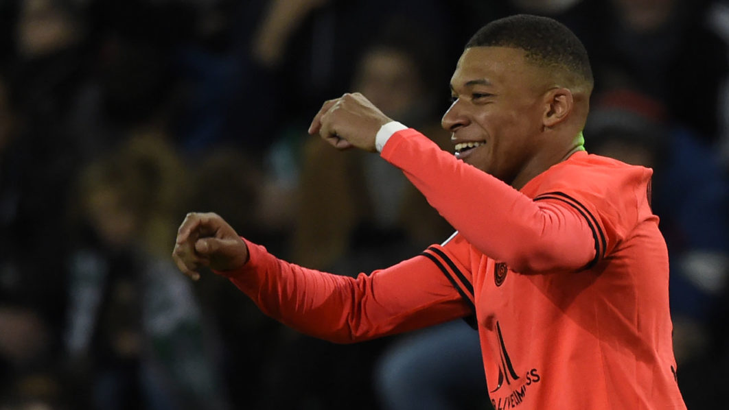 FBL-FRA-LIGUE1-SAINT-ETIENNE-PSG