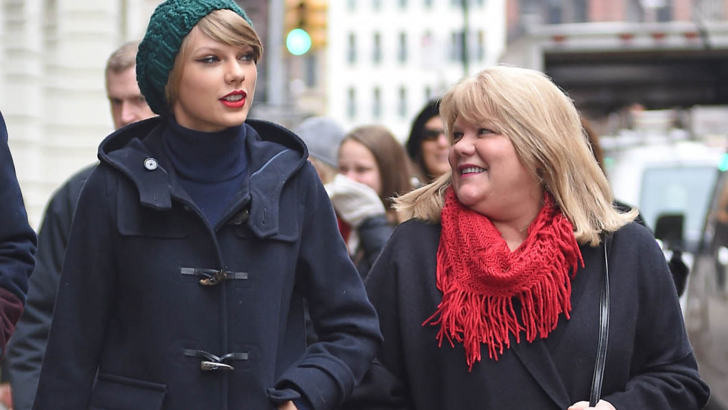 Taylor Swift and Andrea Swift – NBC Palm Springs