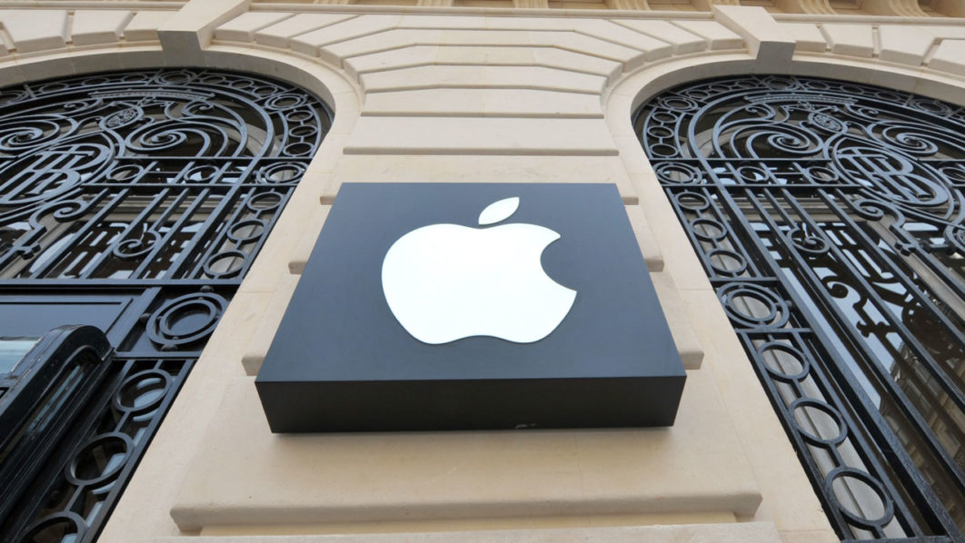 FILES-FRANCE-INTERNET-INVESTIGATION-APPLE