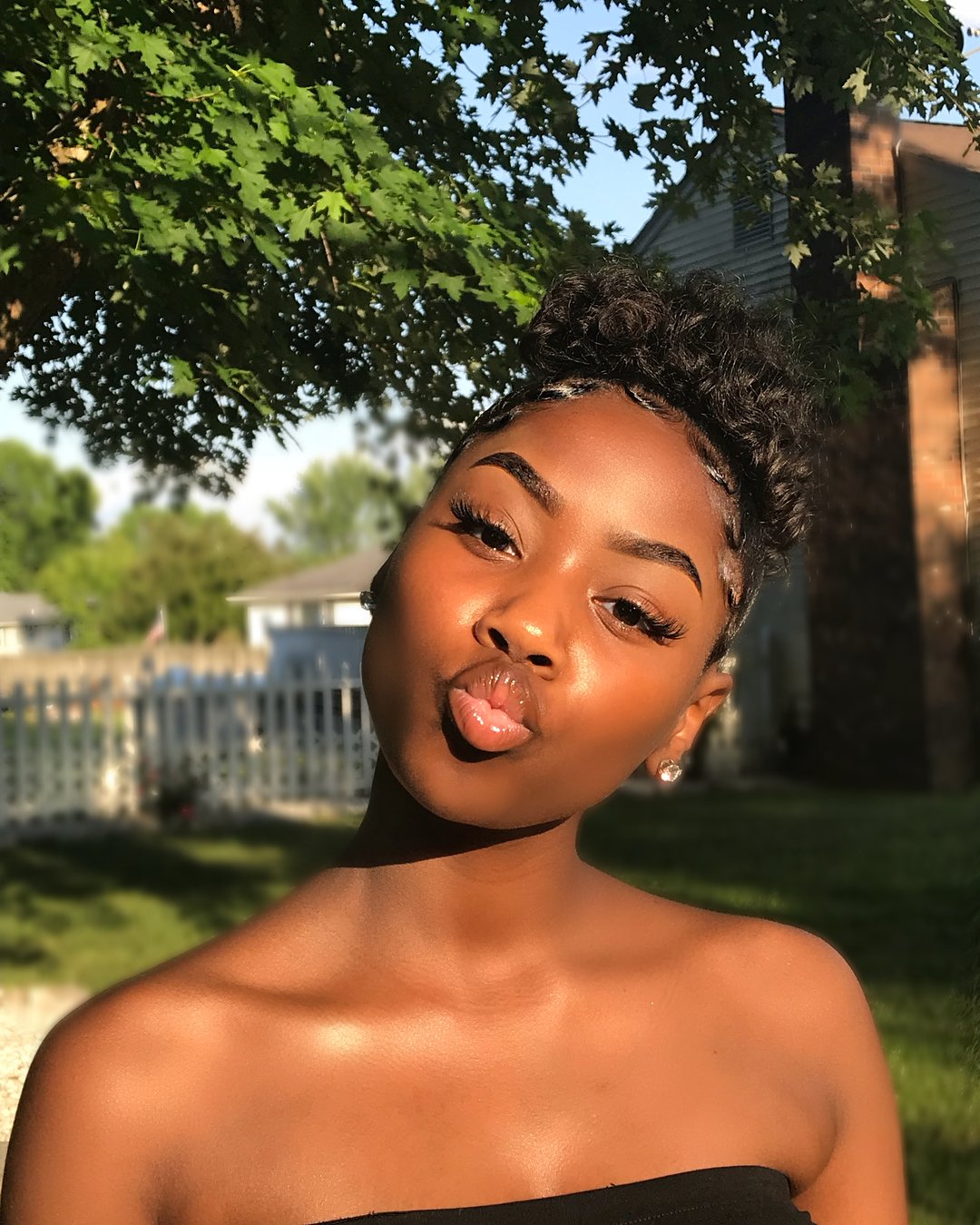 A Step-By-Step Guide To Doing A Natural Bun
