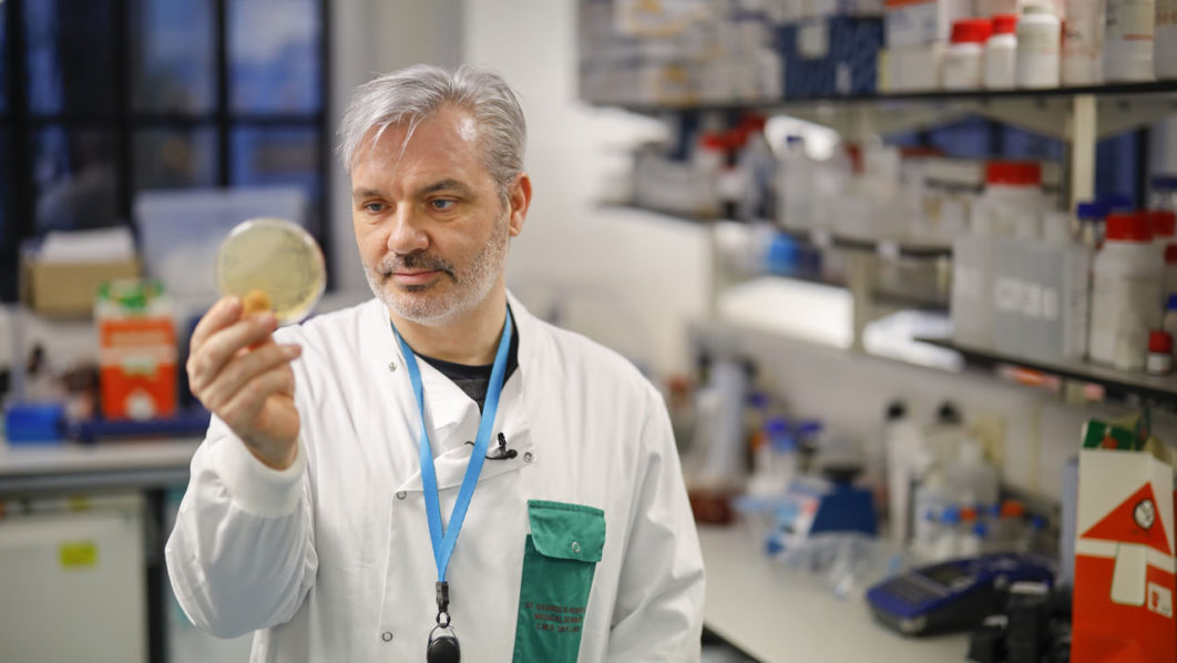 BRITAIN-CHINA-HEALTH-VIRUS-RESEARCH