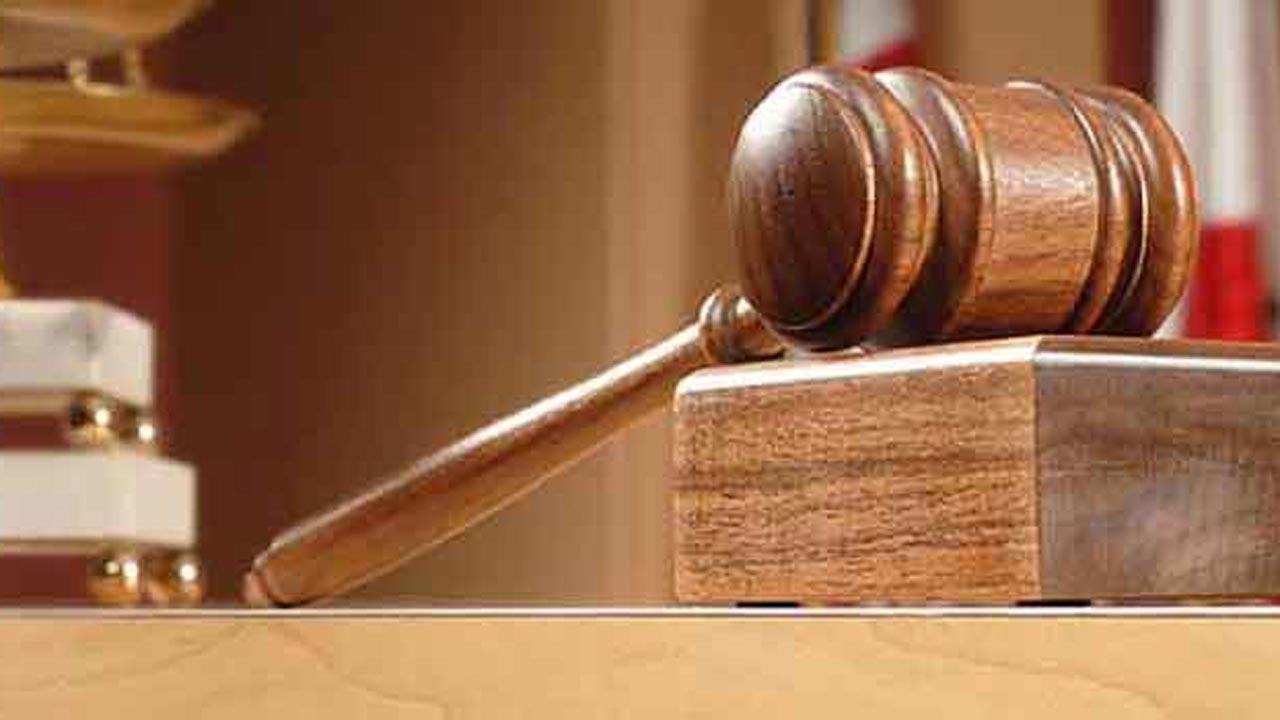 court gavel