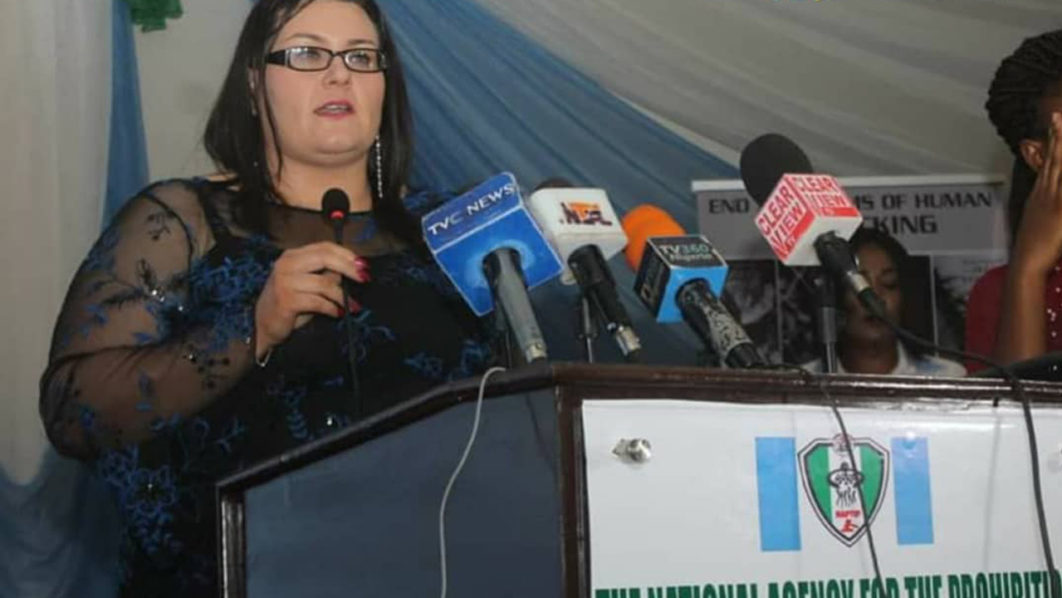 62F42144-4821-4E8C-AB52-897DD8EAFA16