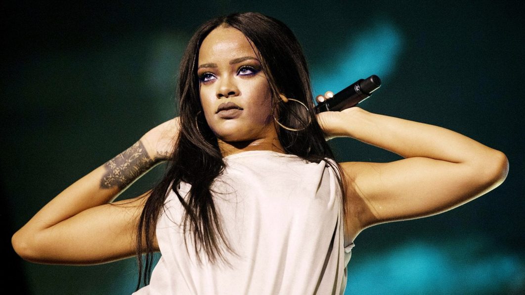Rihanna – Reddit