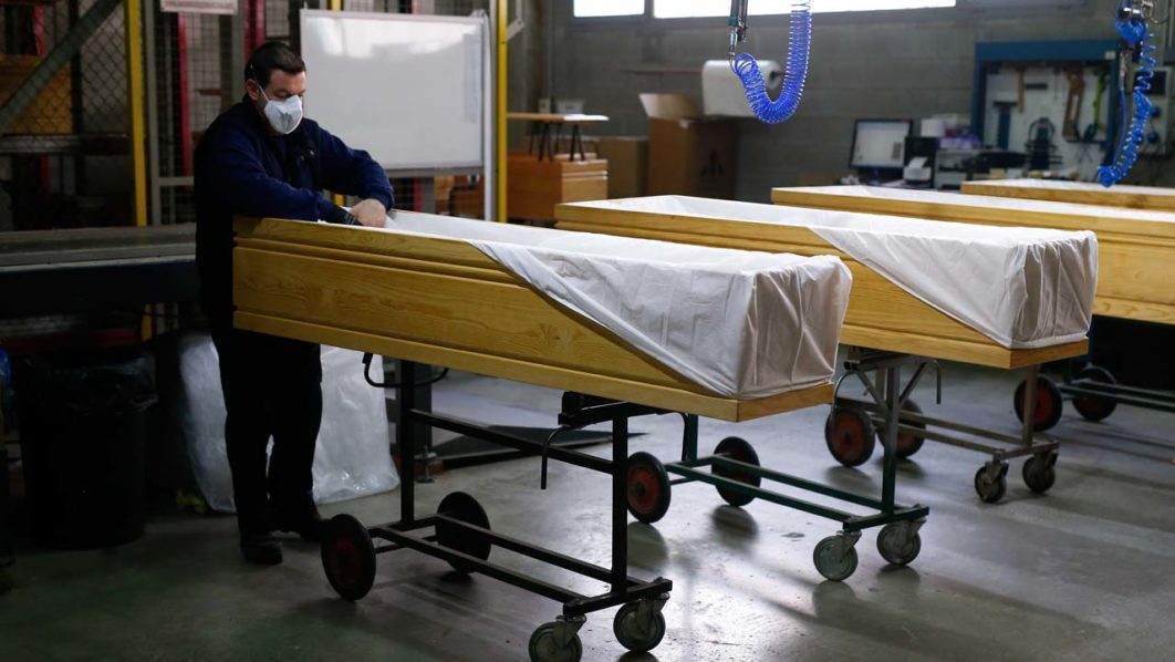 SPAIN-HEALTH-VIRUS-COFFINS