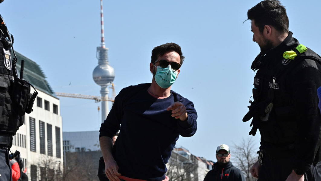 GERMANY-HEALTH-VIRUS-DEMO-POLICE