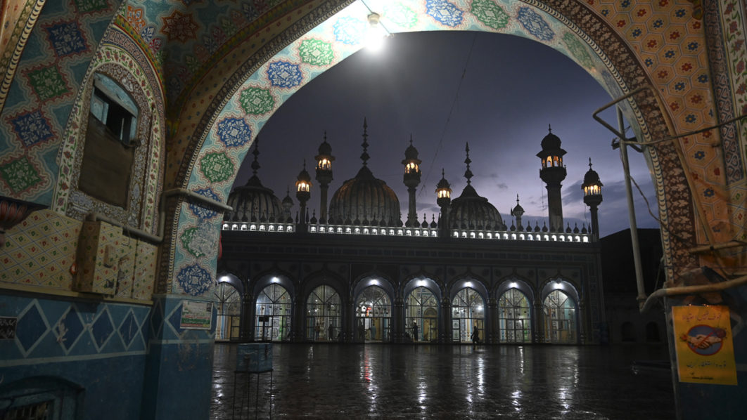 PAKISTAN-RELIGION-ISLAM-RAMADAN-HEALTH-VIRUS