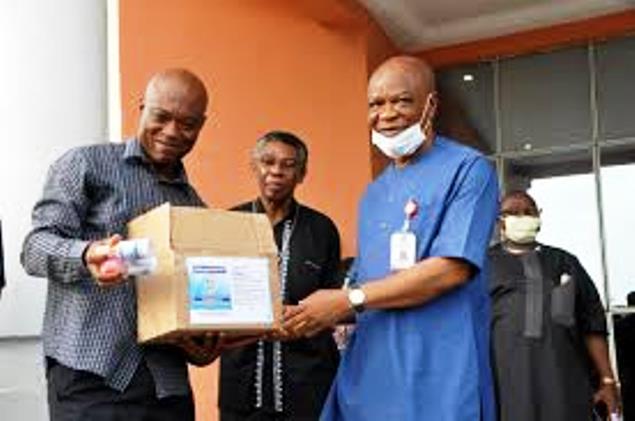 ASUU-donates-sanitisers-to-Imo