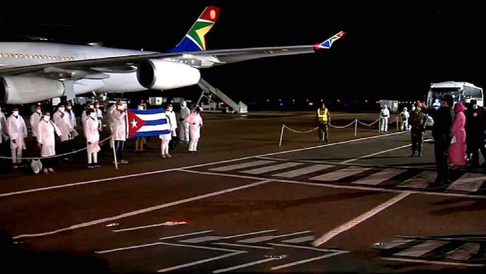 Cuban-doctors-arrive-in-SA-2