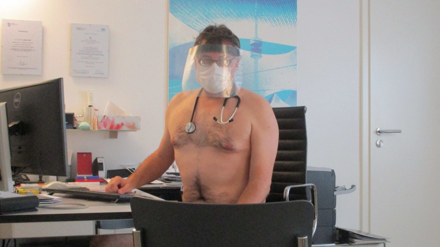 German doctors protest naked – Blanke Bedenken