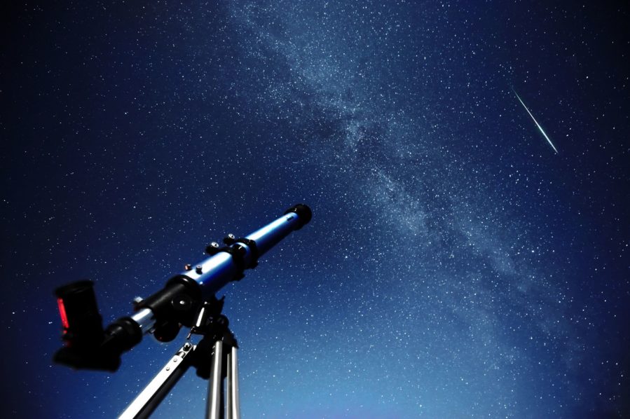 Star Gazing | Image: ROMAN MAKHMUTOV – GETTY IMAGES