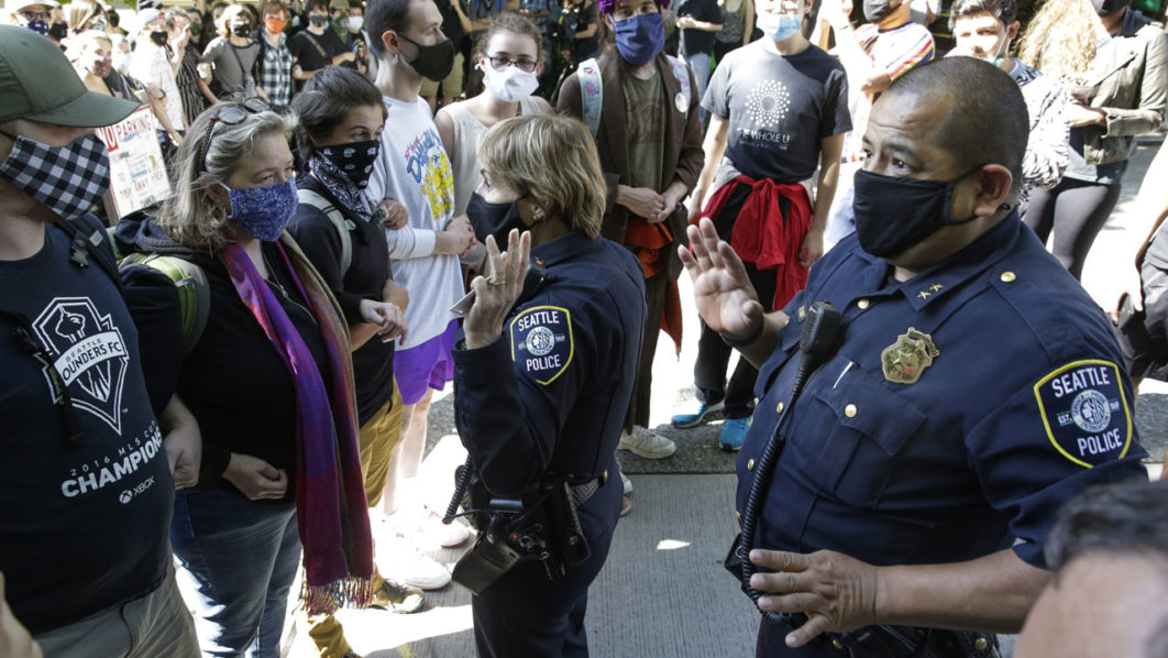 Seattle livrée aux “anarchistes” ? Passe d’armes entre Trump et les élus locaux