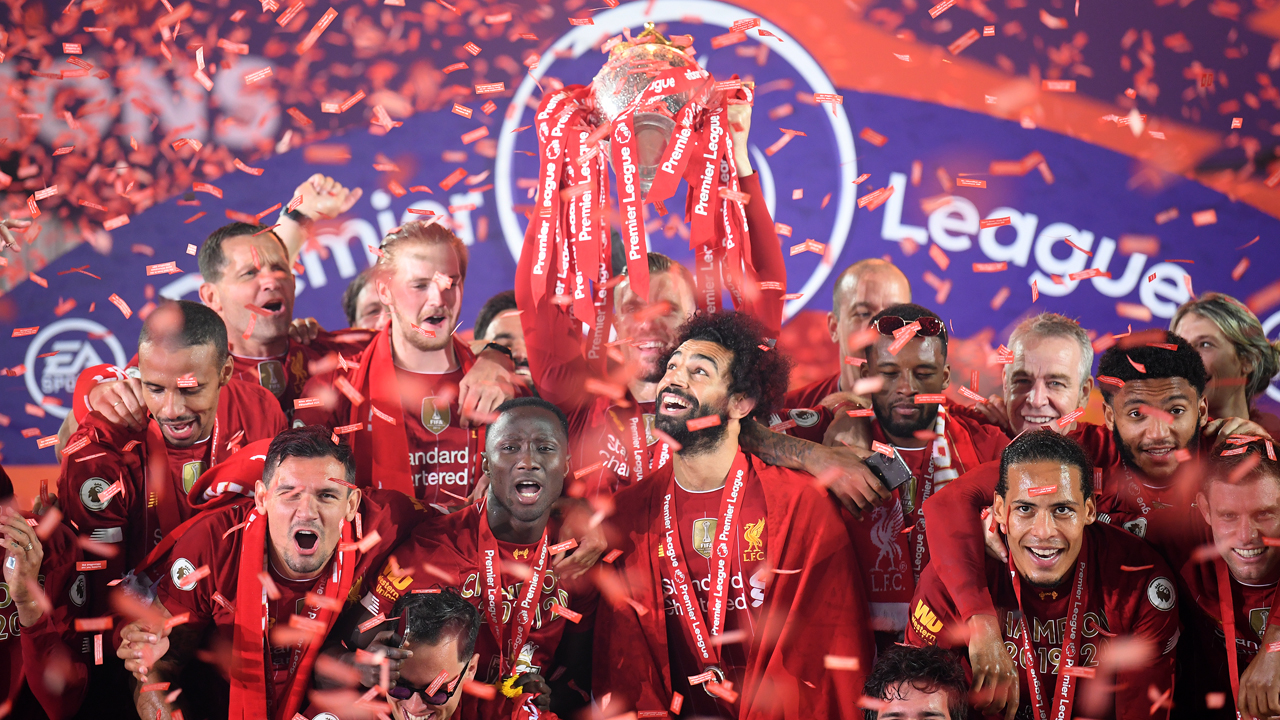 FBL-ENG-PR-LIVERPOOL-CHELSEA-TROPHY