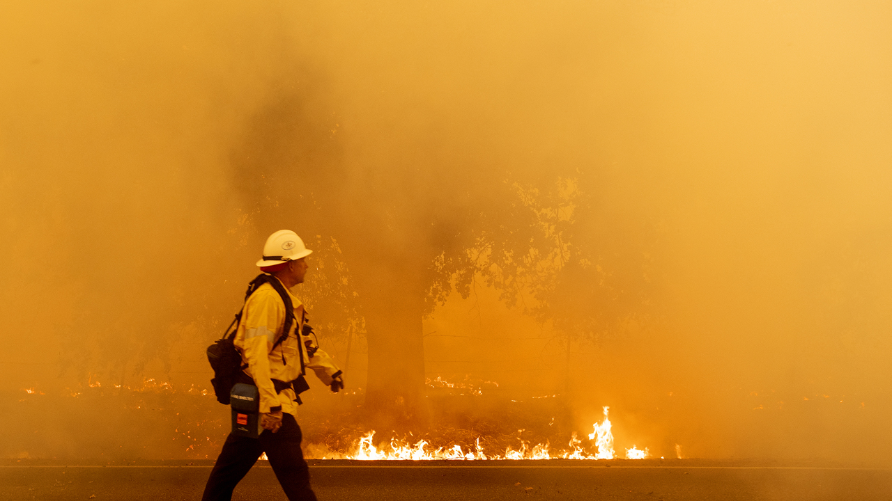 US-CALIFORNIA-WILDFIRE-FIRE