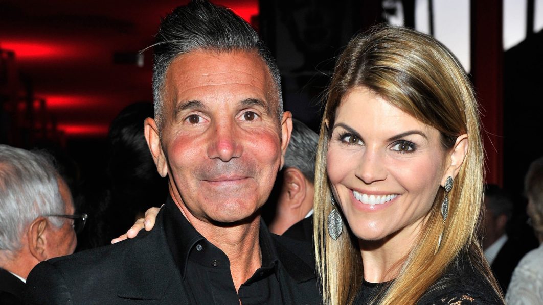 Loughlin and Giannulli – Entertainment Tonight