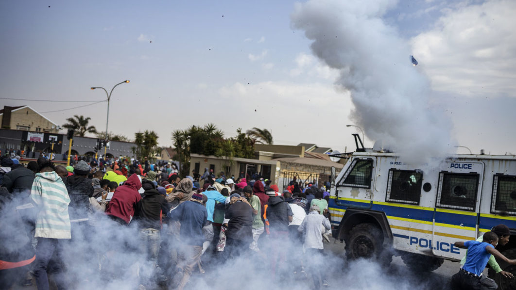 SAFRICA-UNREST-POLICE