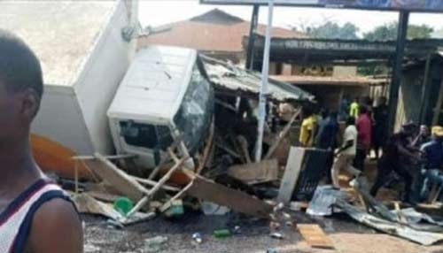 tragedy-as-four-people-die-in-ondo-auto-crash