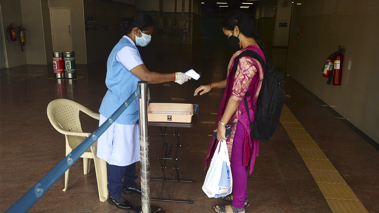 INDIA-HEALTH-VIRUS-TRANSPORT