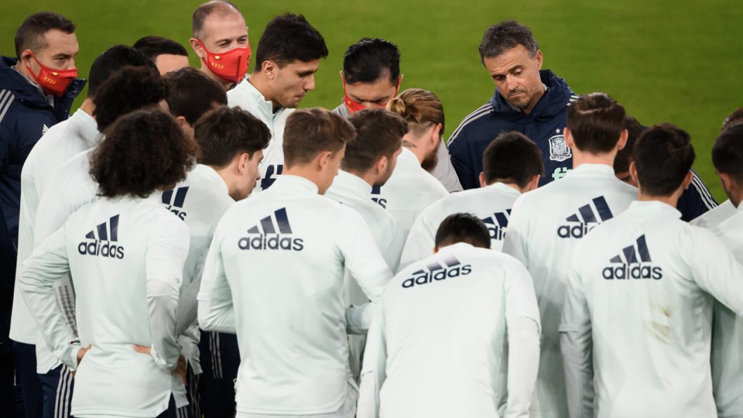 FBL-EUR-NATIONS-ESP-TRAINING