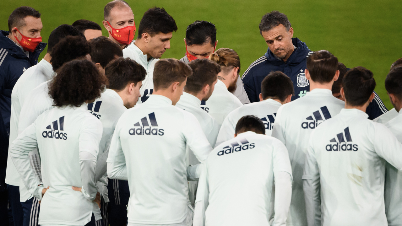 FBL-EUR-NATIONS-ESP-TRAINING