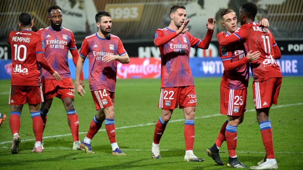 FBL-FRA-LIGUE1-ANGERS-LYON